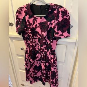 Black Halo Chadwhick Minidress in Moody Bloom.
Worn once no stains defects